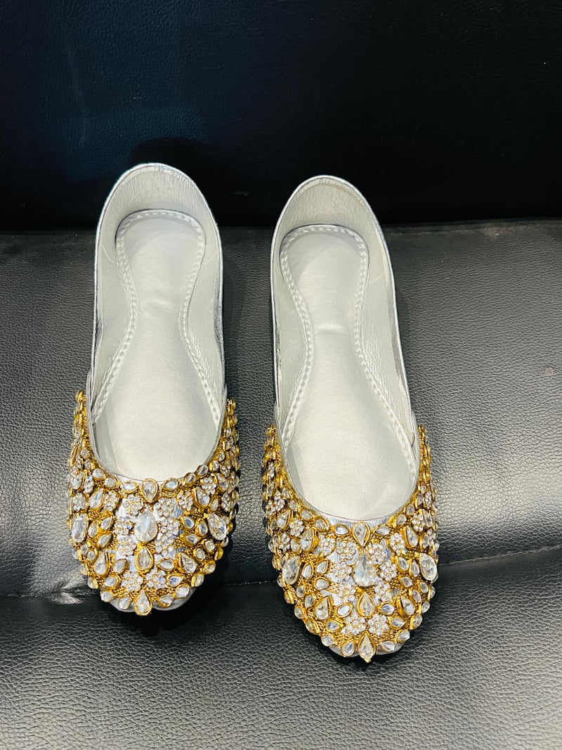 Zar Kundan Bridal Khussa | Neeham by AD